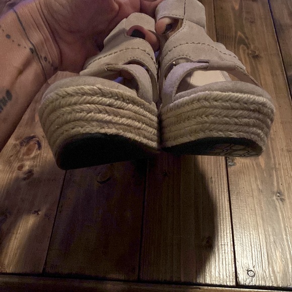 UGG - Picture 7 of 10